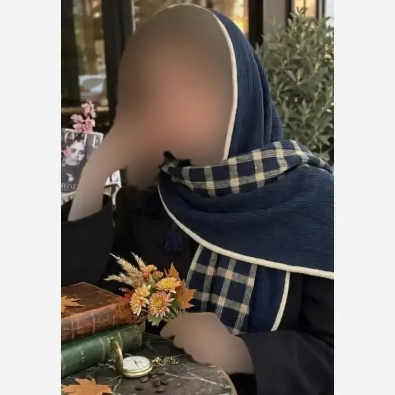 شال پاییزه پلیسه دو تیکه دور گان دار و منگوله مهره ای سایز 198 در 75 سانتیمتر